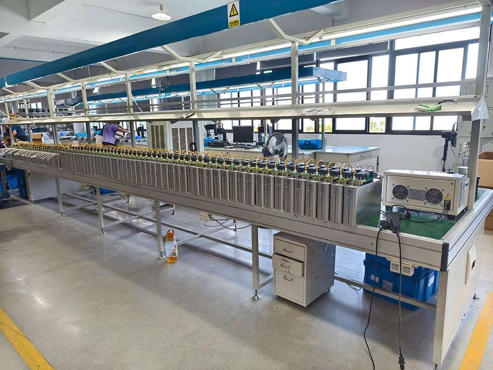 Smart capacitor modules in the YIDEK assembly area